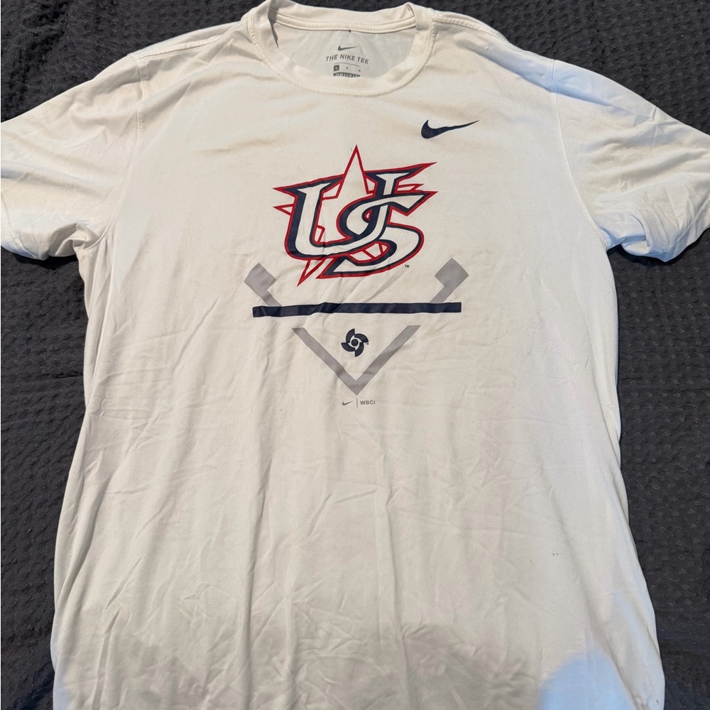 Nike Men's White Tee with Navy and Red Graphic